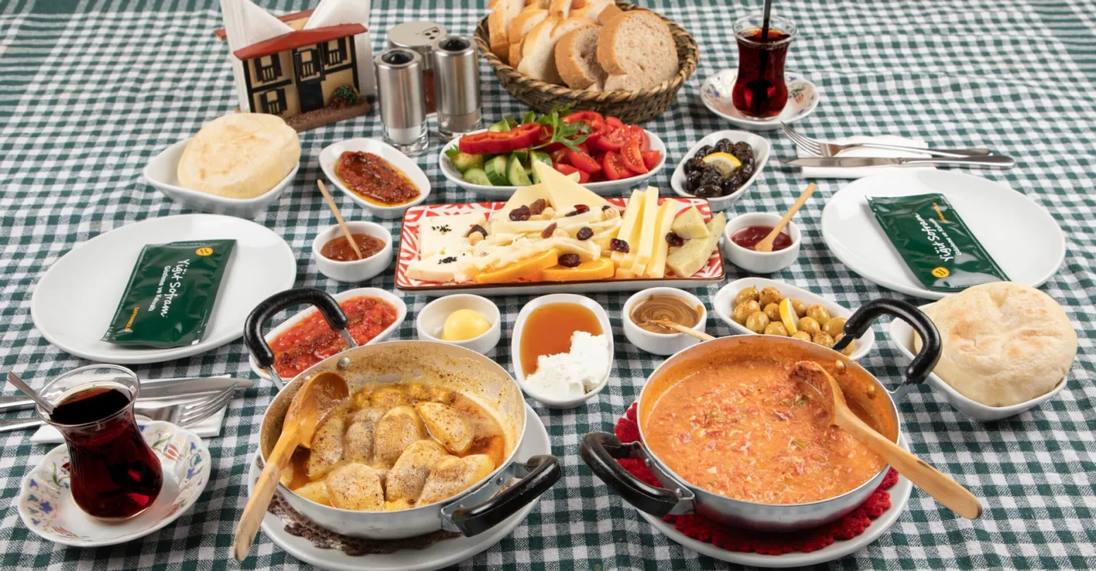 Yiğit Sofram, Beyoğlu, İstanbul — Kafe ve Pastane