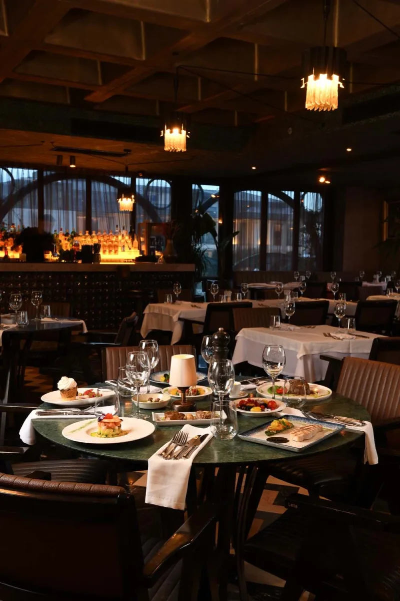 Oligark İstanbul, Beşiktaş, İstanbul — Restoran