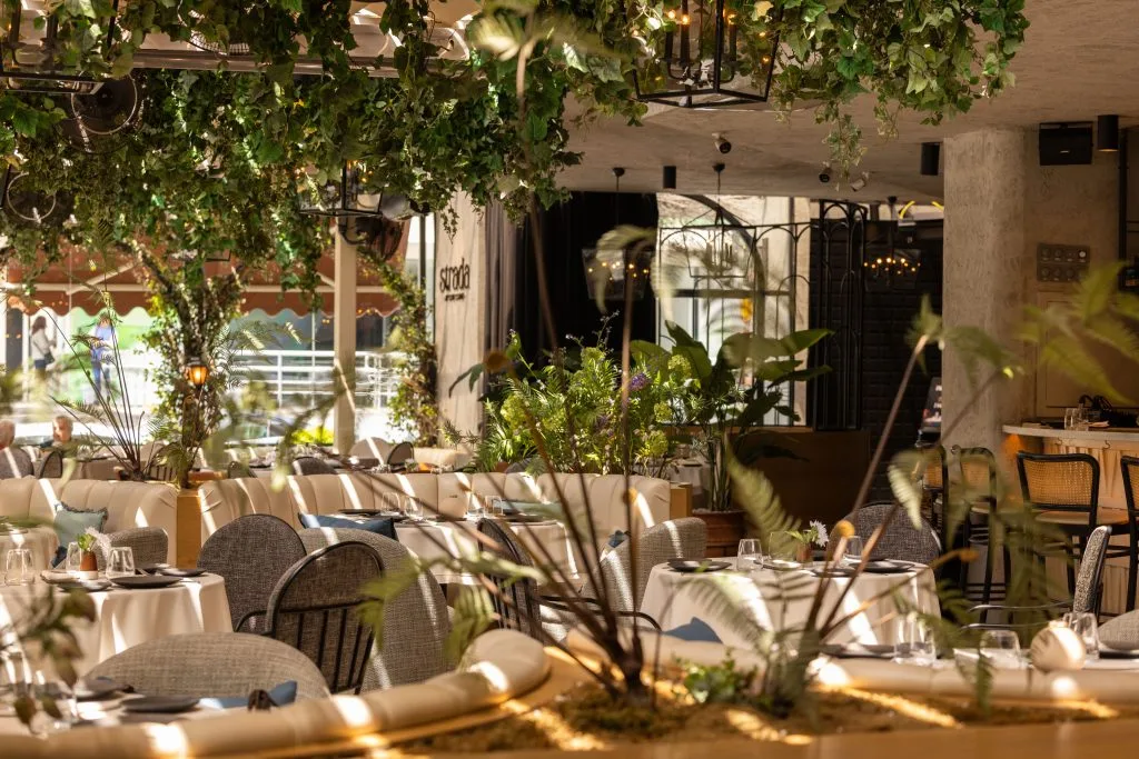 Strada, Kadıköy, İstanbul — Restoran