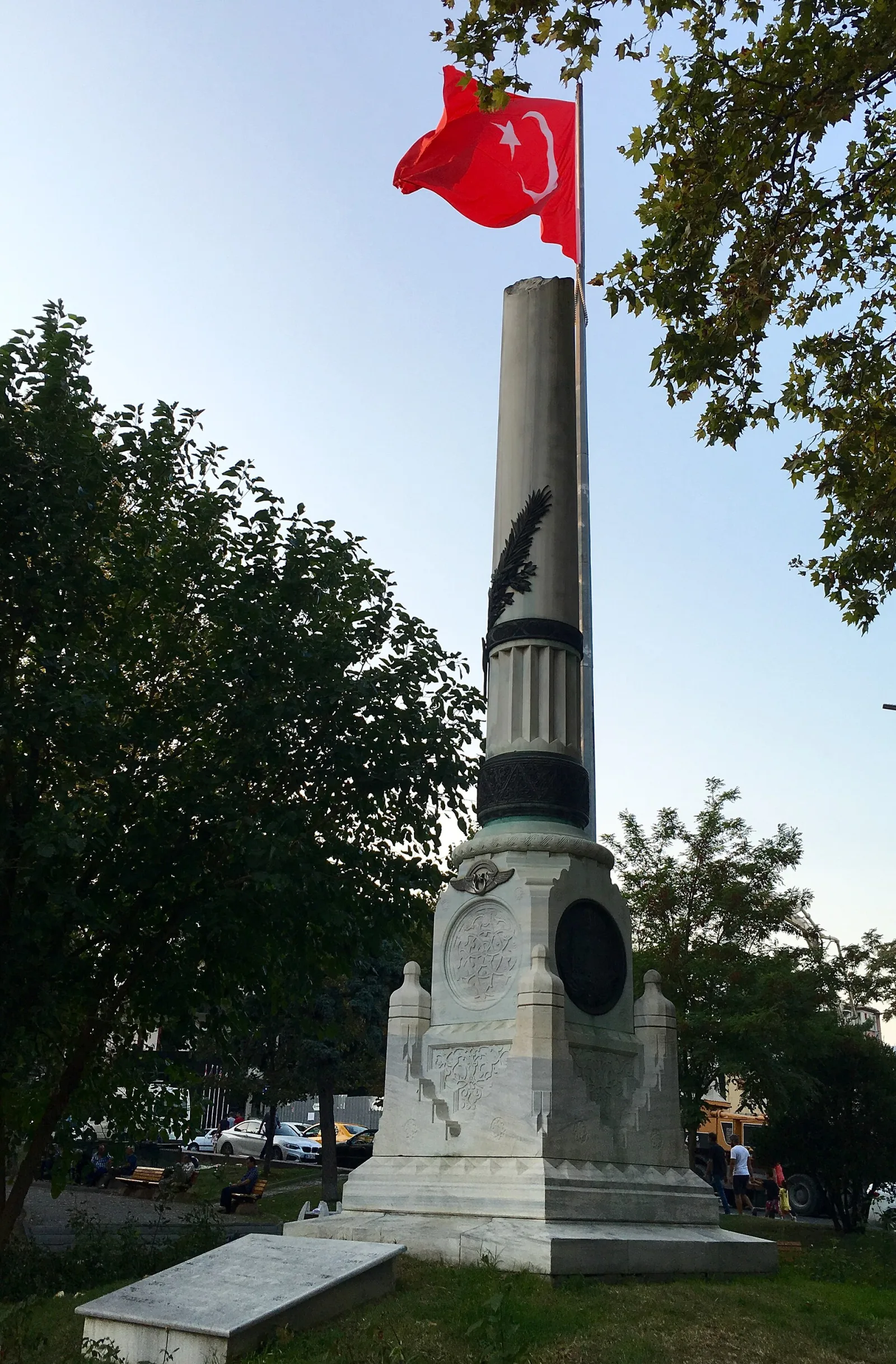 Tayyare Şehitleri Anıtı, Fatih