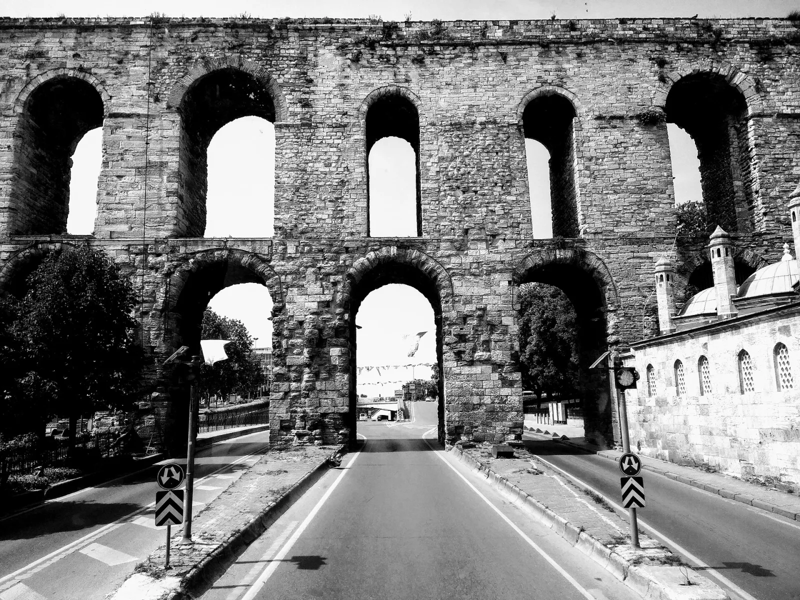 Bozdoğan Kemeri, Fatih, İstanbul — Tarihi Yapı