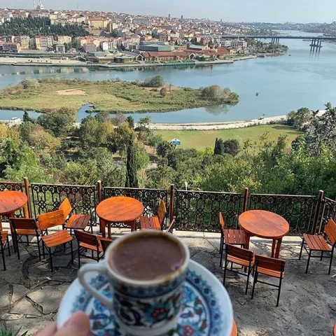 Aziyade Restaurant, Eyüpsultan, İstanbul — Restoran