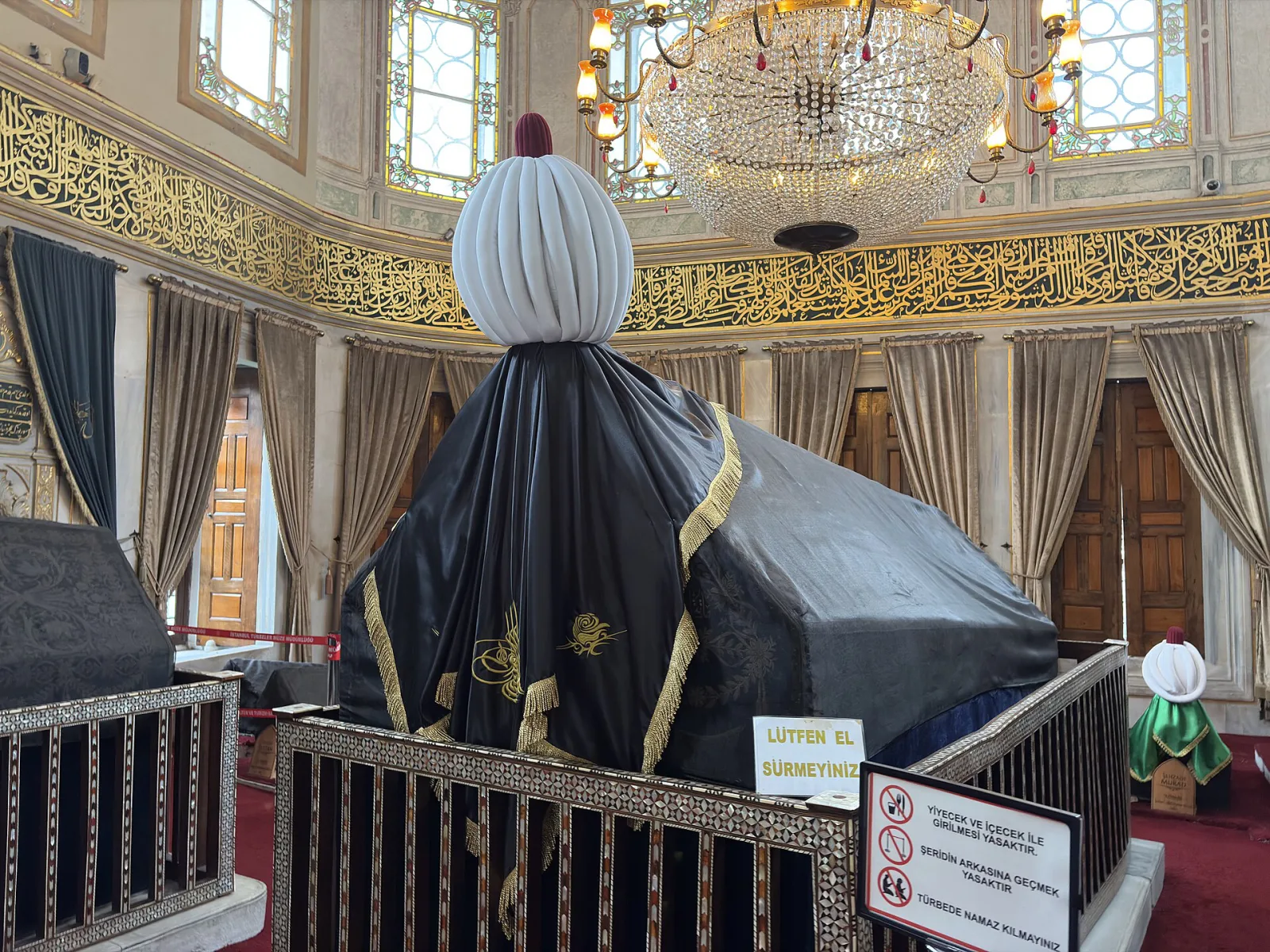 I. Abdülhamid Türbesi, Beyoğlu