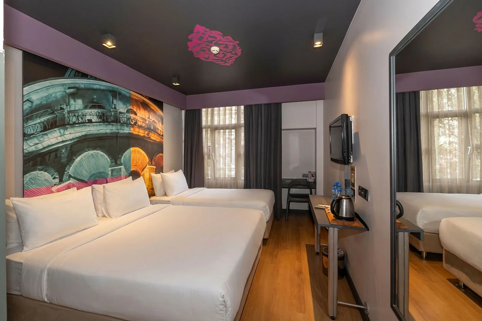 tulip, Beyoğlu, İstanbul — Otel