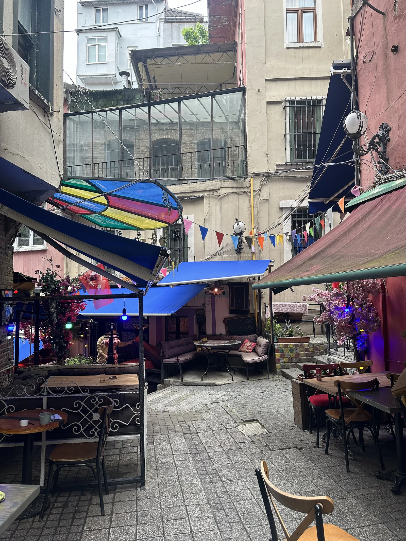 Limonlu bahçe, Beyoğlu, İstanbul
