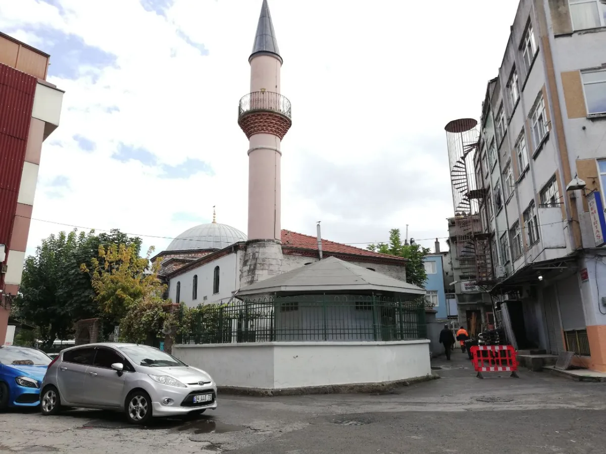 Üç Mihraplı Camii, Fatih, İstanbul — Cami