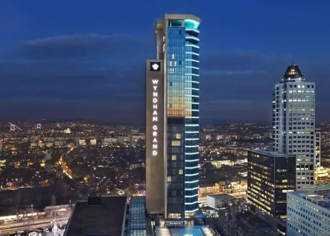 Wyndham Grand Istanbul Levent, Şişli, İstanbul — Otel