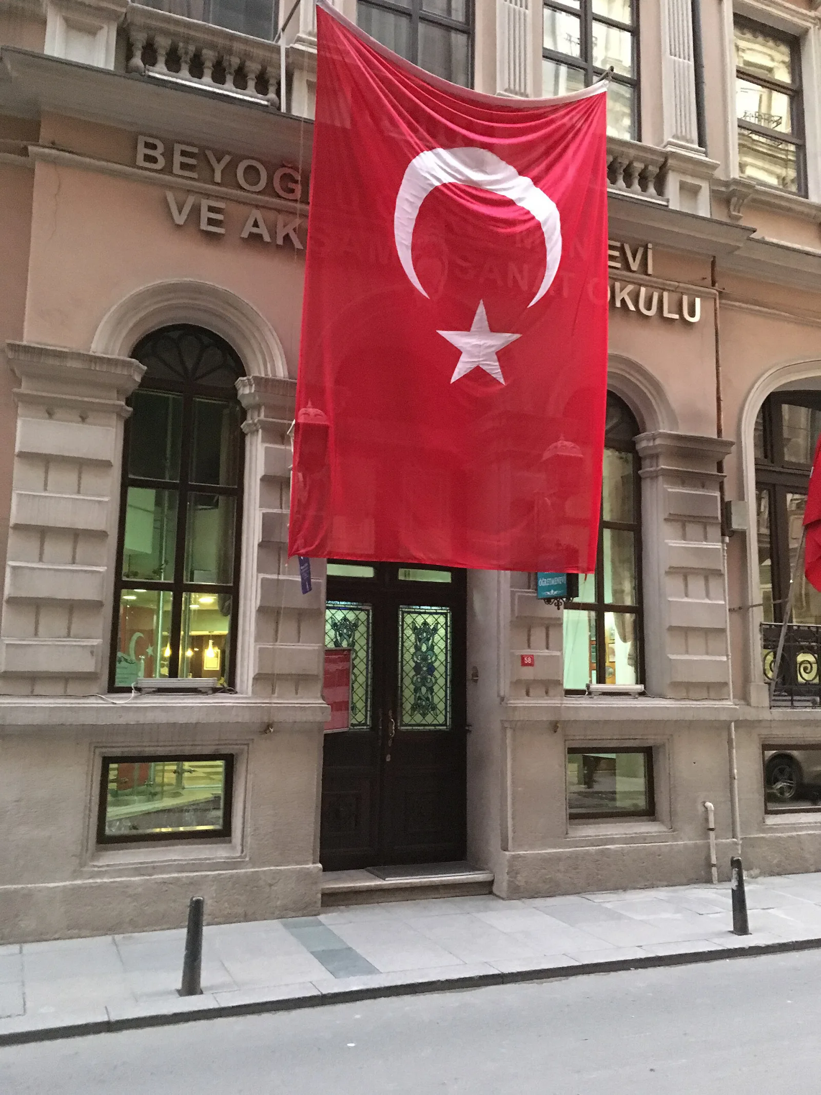 Beyoğlu Öğretmenevi, Beyoğlu, İstanbul — Otel