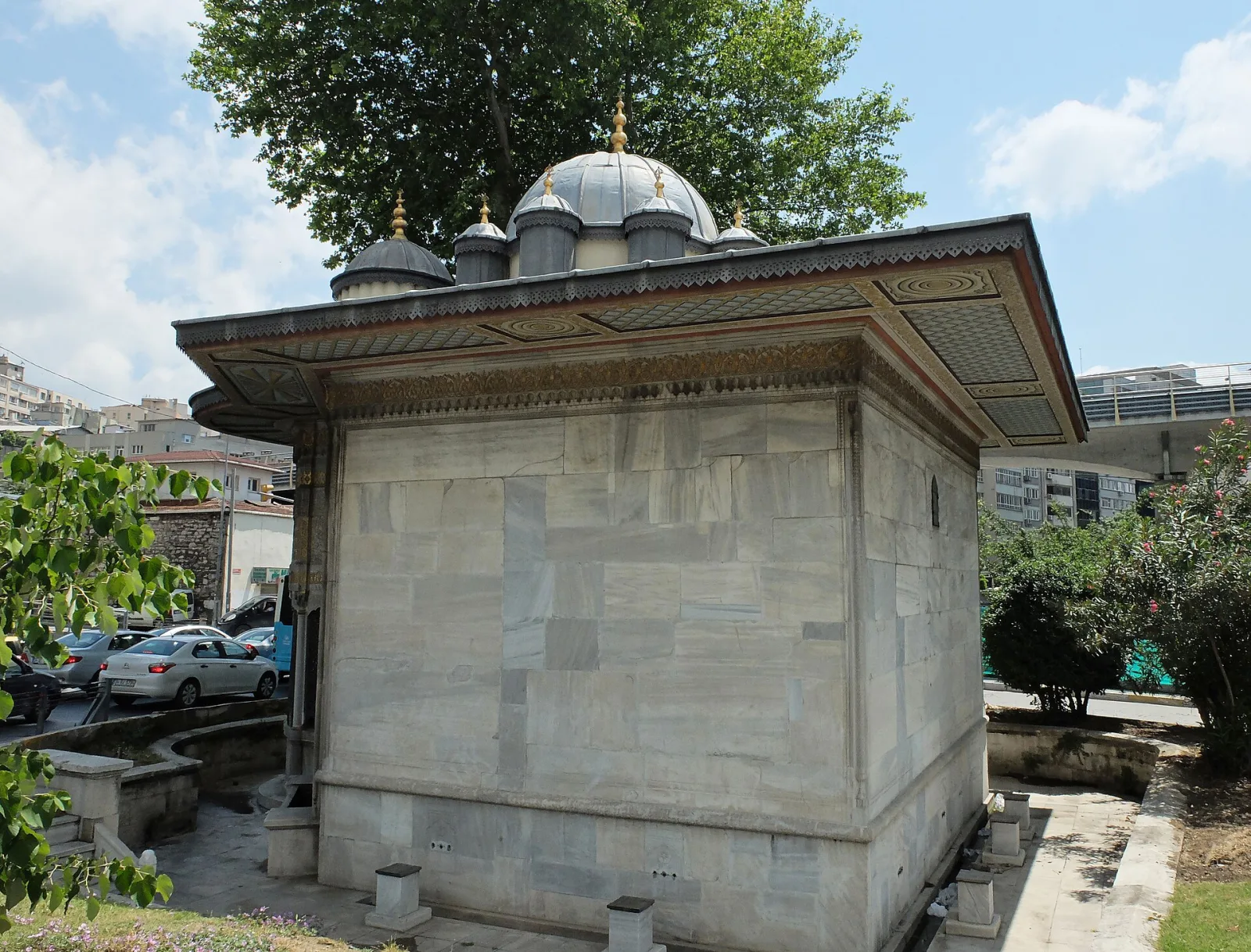 Saliha Sultan Çeşmesi, Beyoğlu, İstanbul — Cami