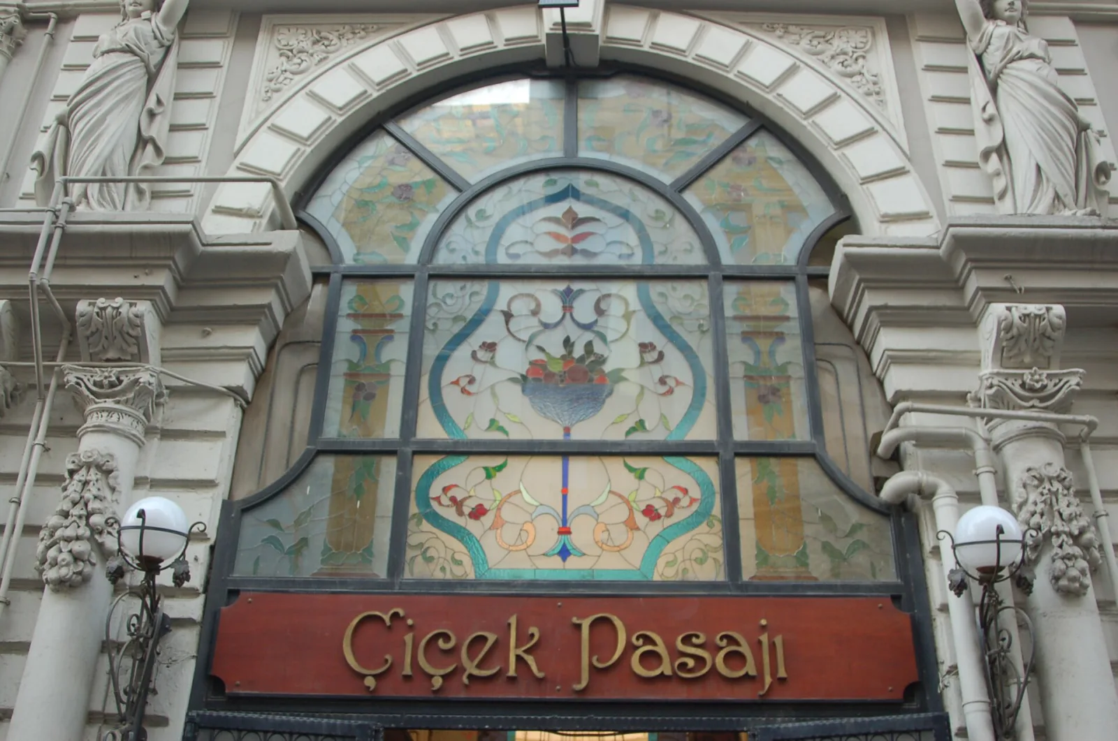 Çiçek Pasajı, Beyoğlu, İstanbul — Tarihi Yapı