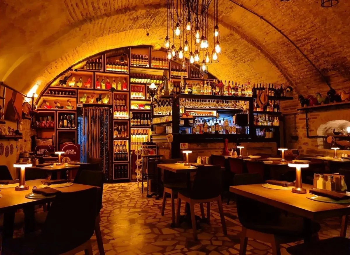 Arch Bistro, Fatih