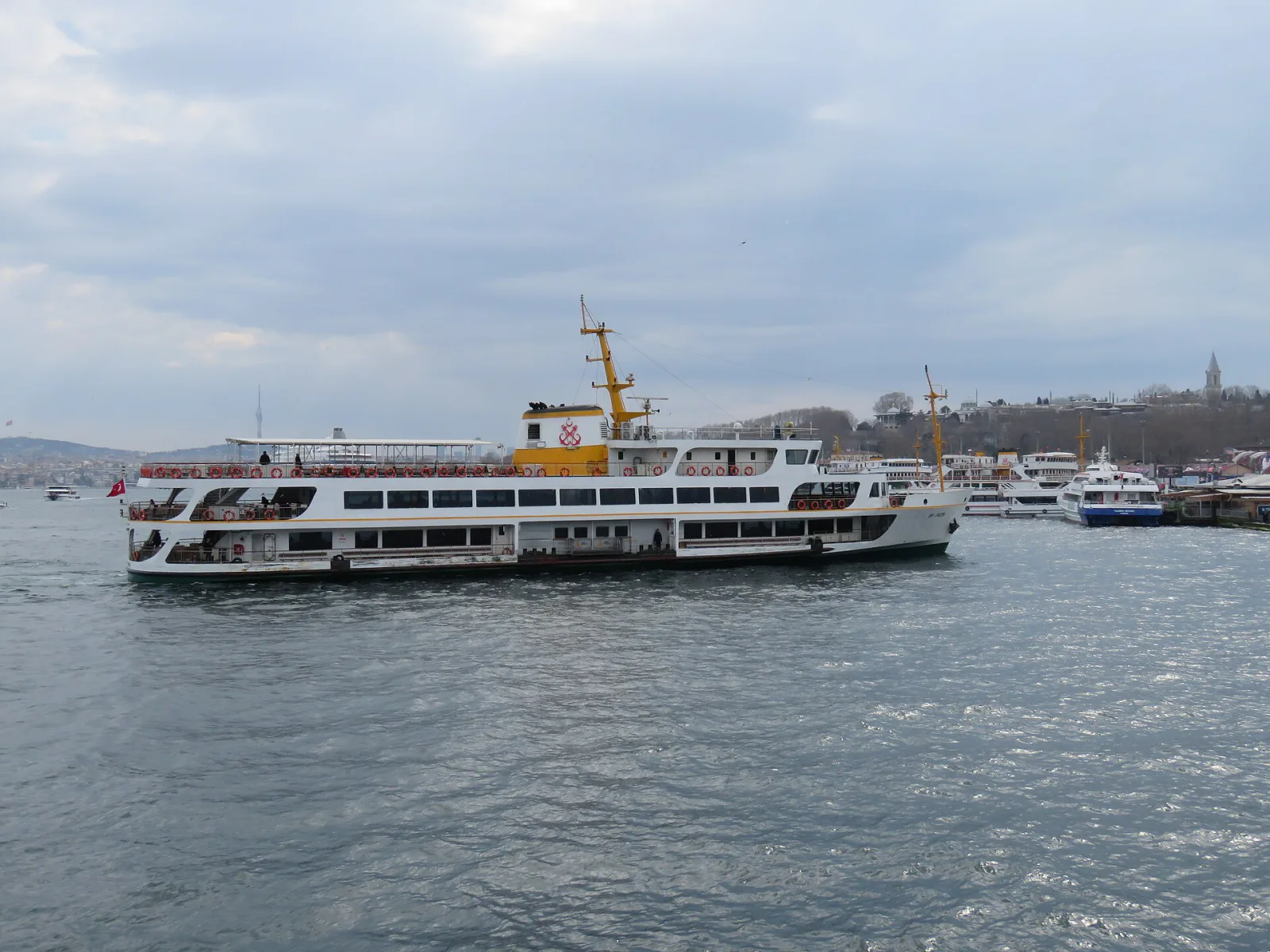 Eminönü İskelesi, Beyoğlu, İstanbul — photo