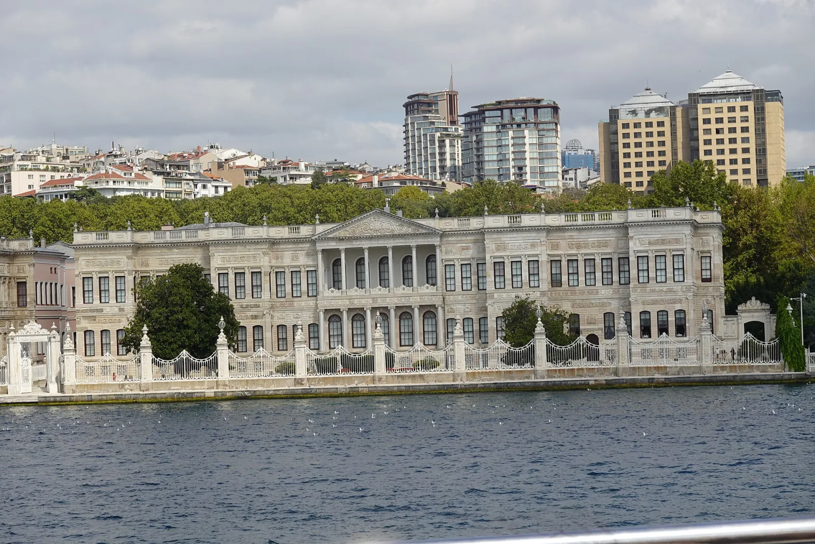 Millî Saraylar Resim Müzesi, Beşiktaş