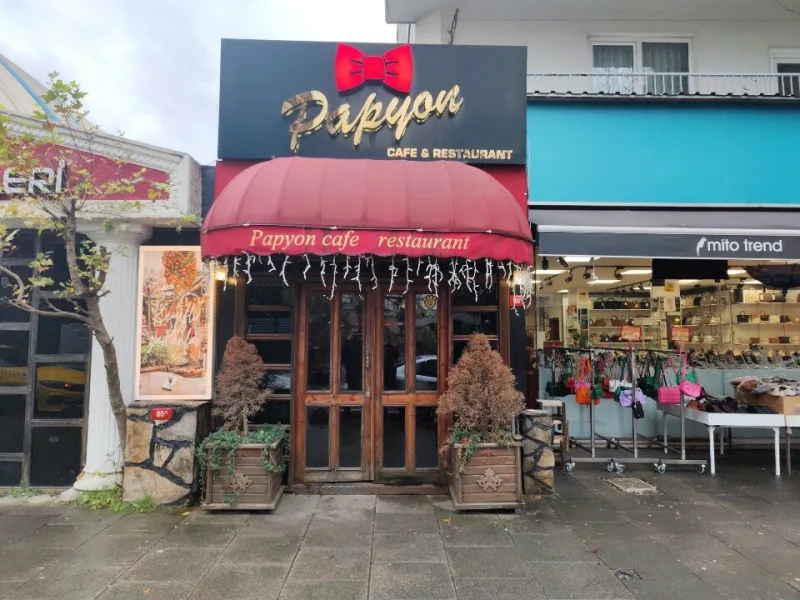 Papyon Cafe, Sultanbeyli, İstanbul — Kafe ve Pastane