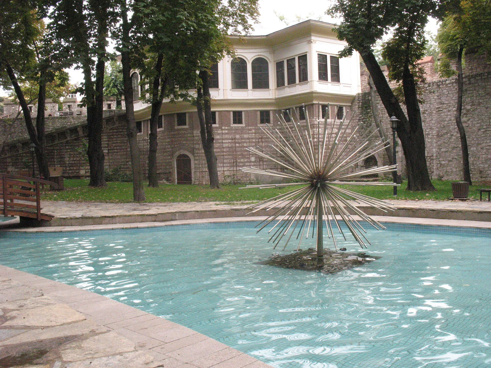 Gülhane Parkı, Beyoğlu, İstanbul — Tarihi Yapı