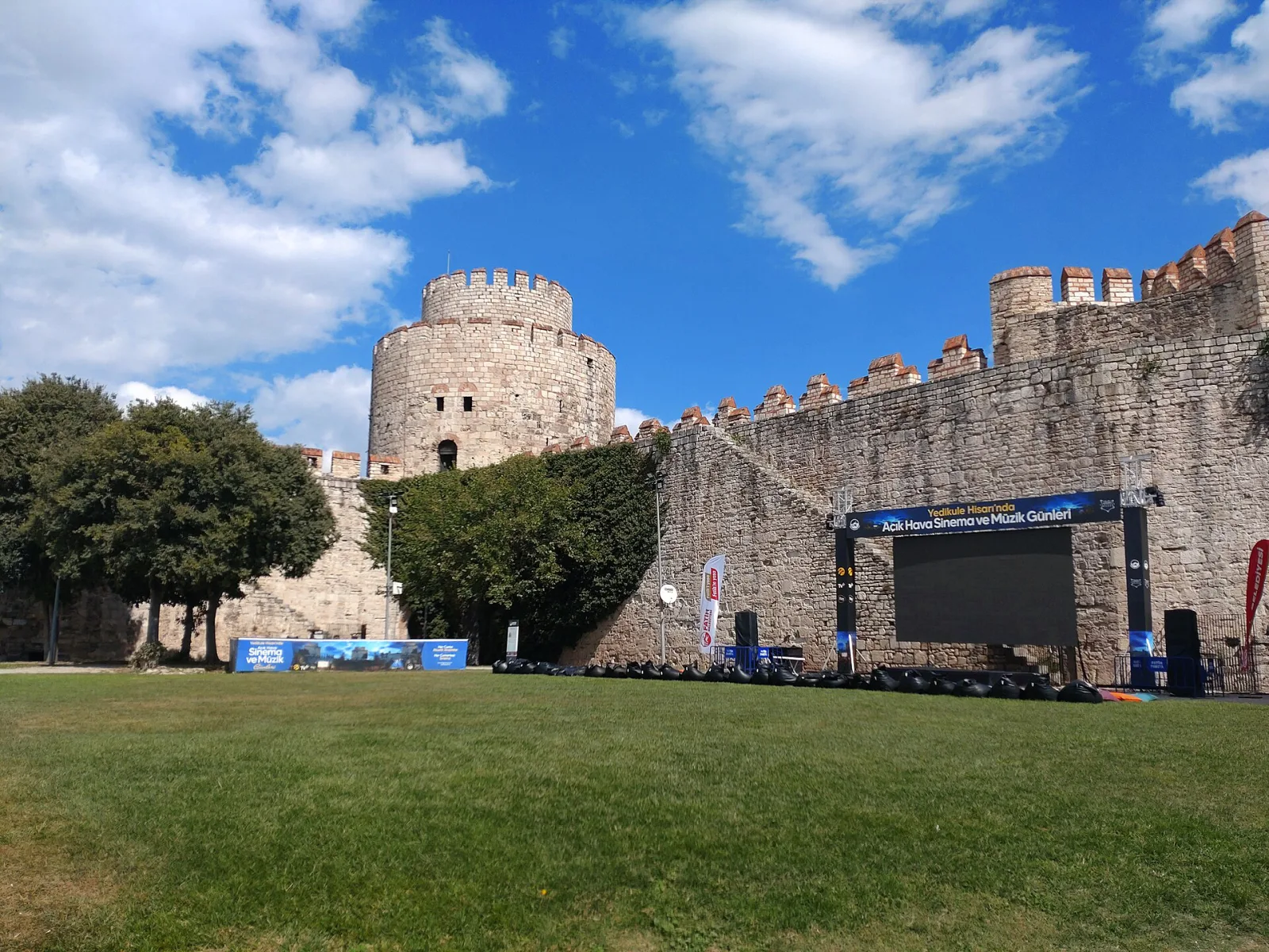 Yedikule Zindanları, Zeytinburnu, İstanbul — Tarihi Yapı