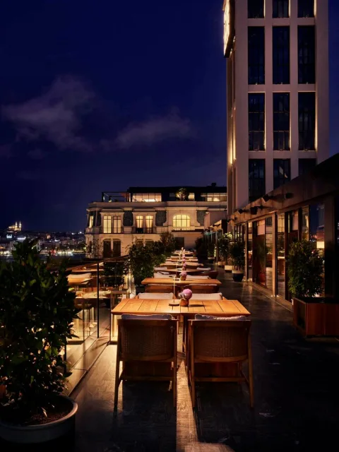 Gallada by Fatih Tutak, Beyoğlu