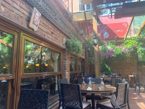 Hiç, Kadıköy, İstanbul