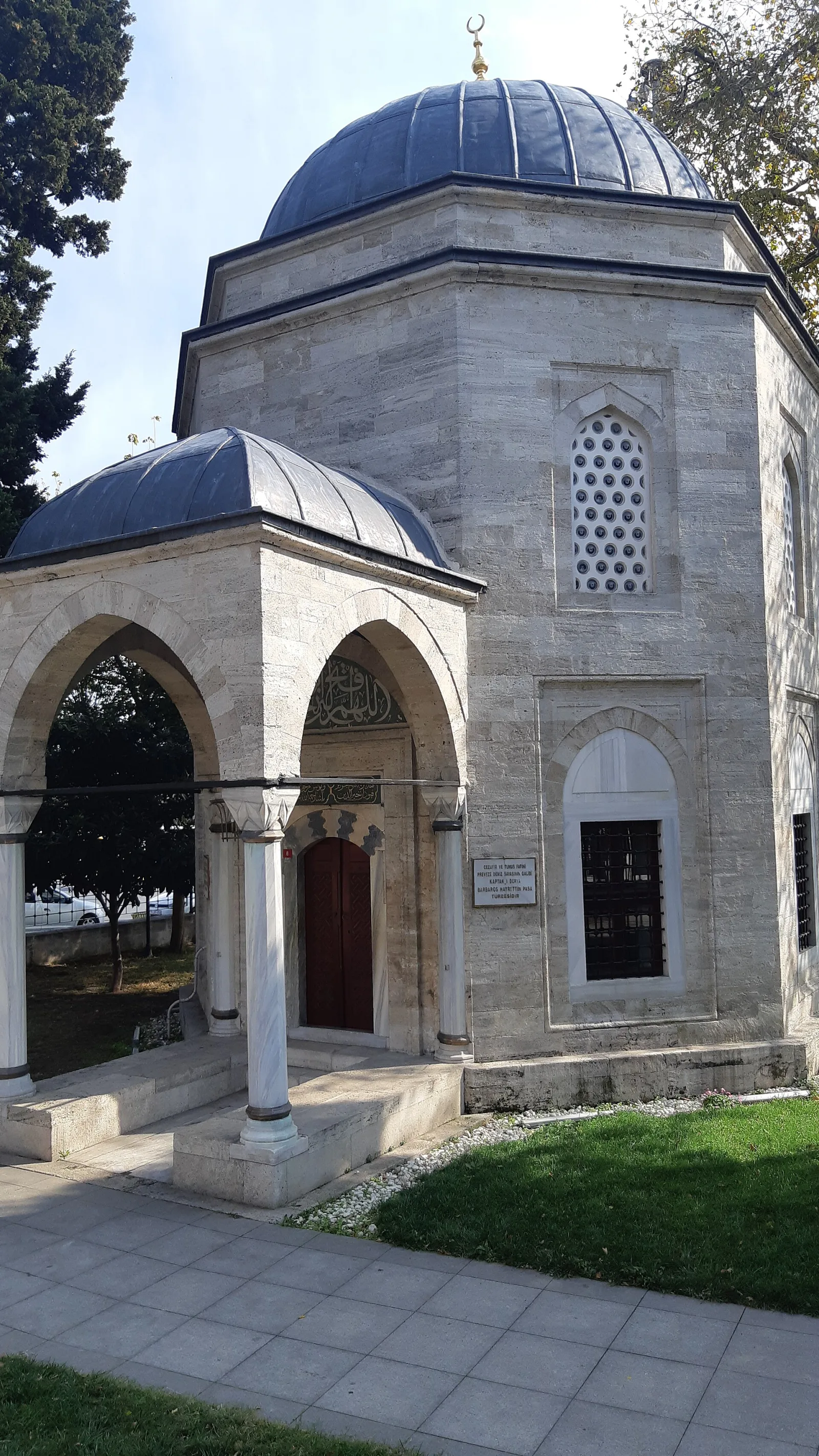 Barbaros Hayreddin Paşa Türbesi, Beşiktaş, İstanbul — photo