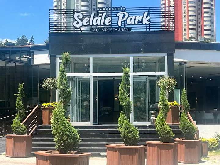 Şelale Park Cafe Ve Kebap Restoran | Bahçeşehir, Başakşehir