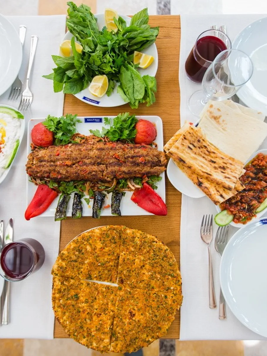 Adana İl Sınırı Ataşehir, Ataşehir, İstanbul — Restoran