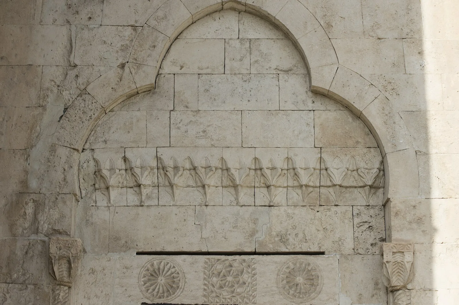 Hüsrev Paşa Türbesi, Fatih, İstanbul — Tarihi Yapı