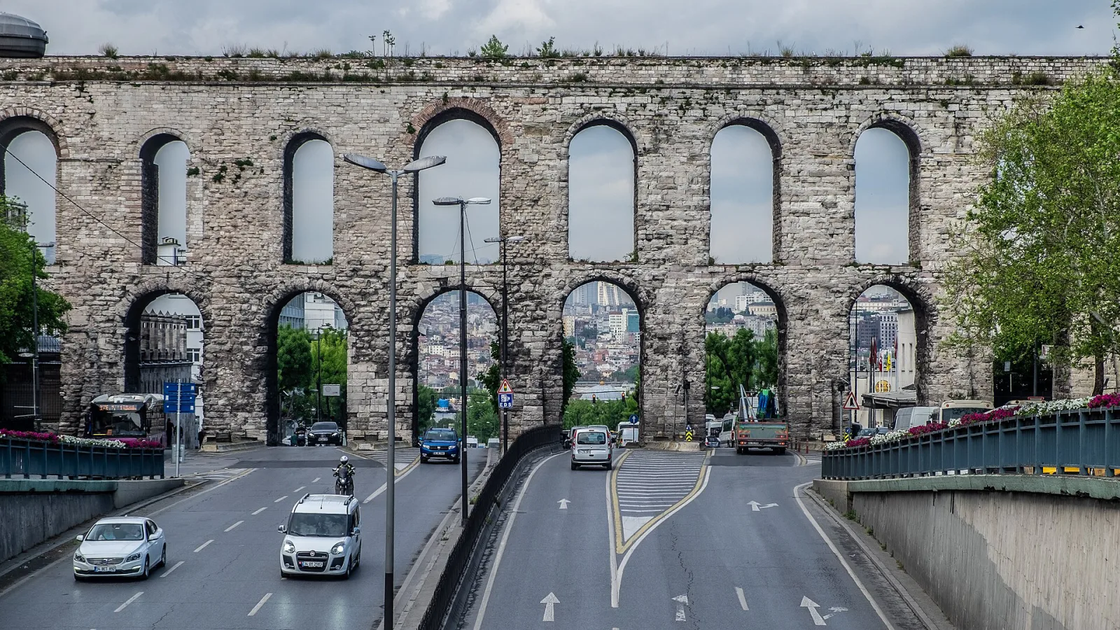 Bozdoğan Kemeri, Fatih, İstanbul — Tarihi Yapı