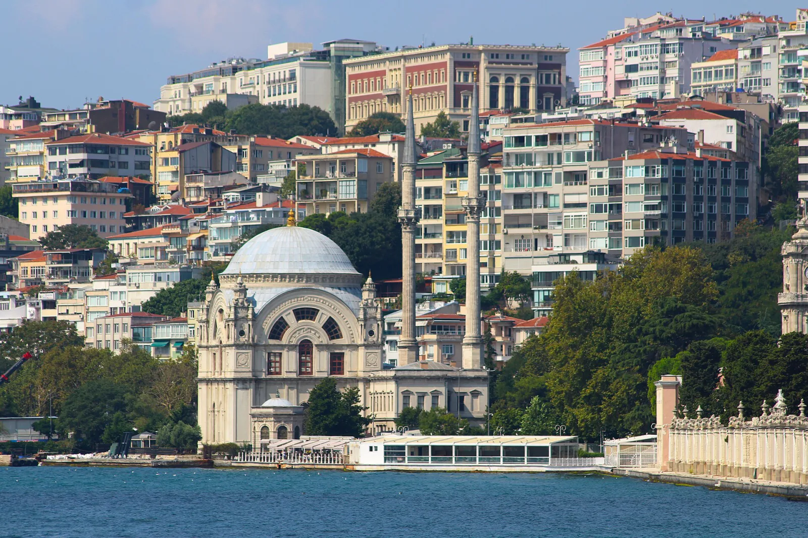 Dolmabahçe Camii, Beşiktaş, İstanbul — photo