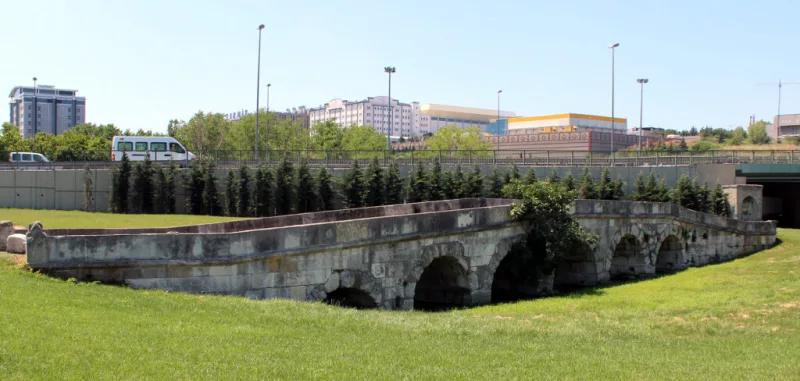 Çobançeşme Köprüsü, Bahçelievler, İstanbul — Park ve Doğa