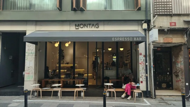 Montag, Kadıköy
