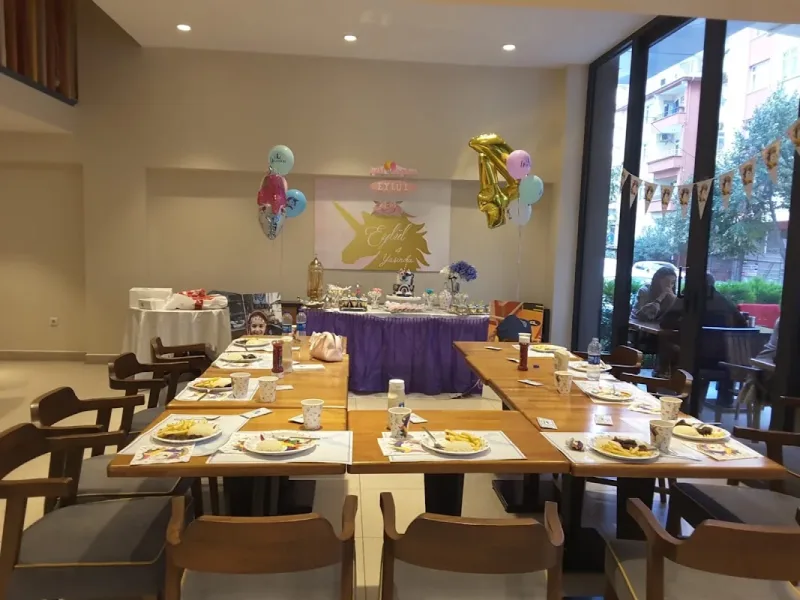Kıyı Pastanesi & Cafe Restaurant, Kartal