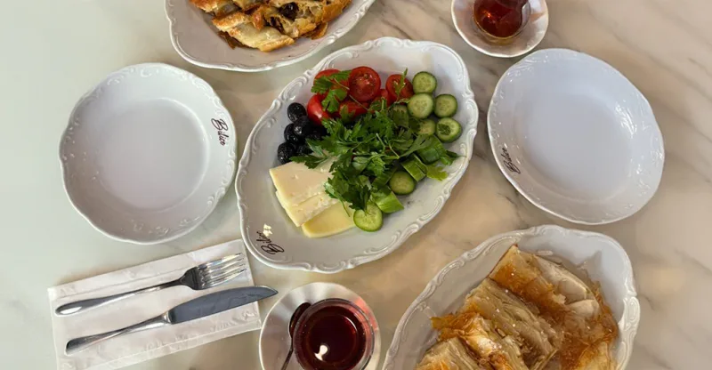Tarihi Bilice Börekçisi, Sarıyer, İstanbul — Kafe ve Pastane