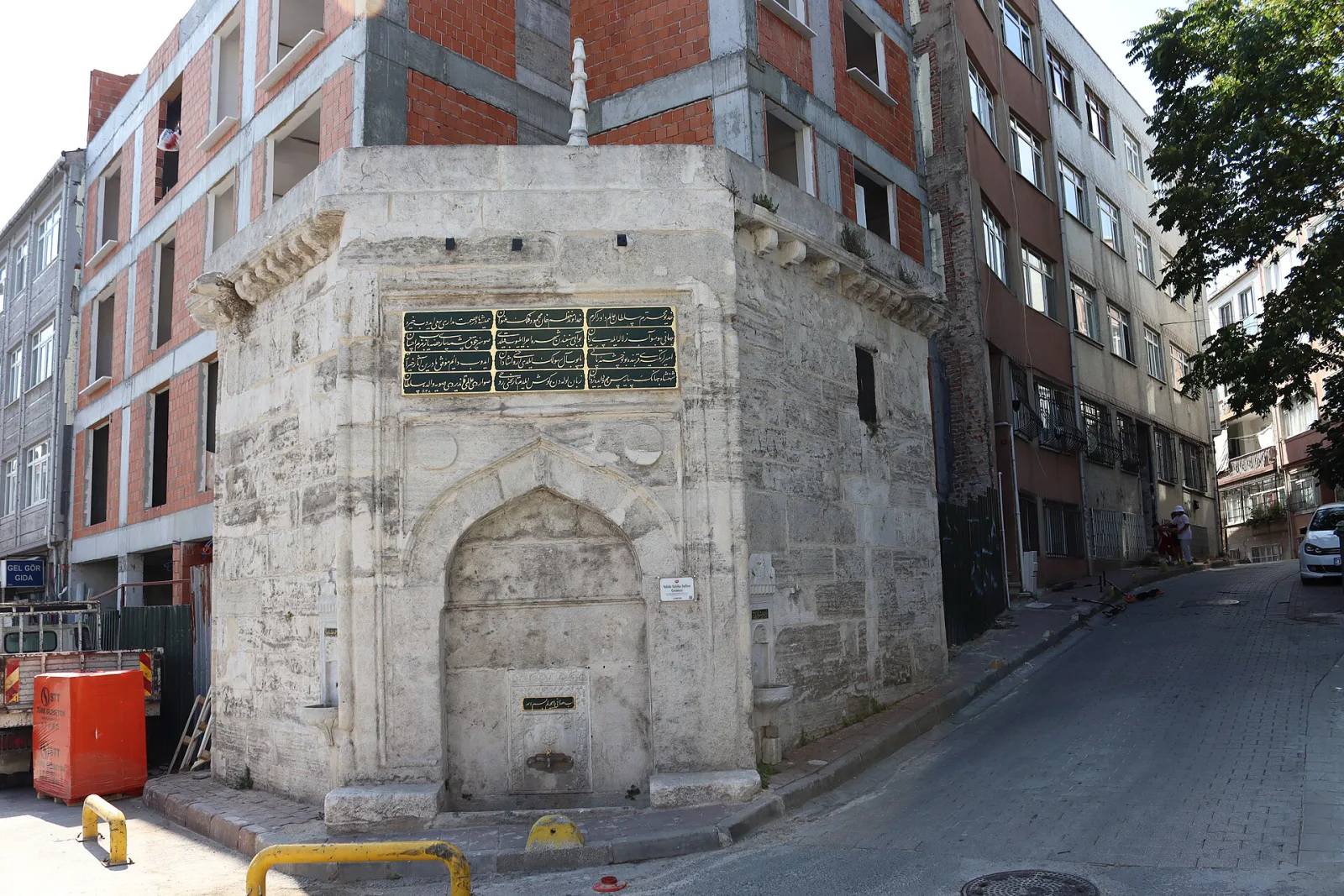Saliha Sultan Çeşmesi, Beyoğlu, İstanbul — photo