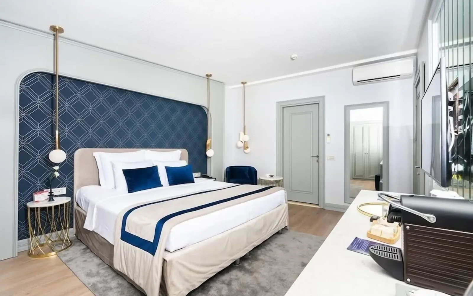 Hotel Vicenza, Fatih