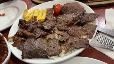 Ortaklar Kebab Lahmacun, Fatih, İstanbul — Restoran