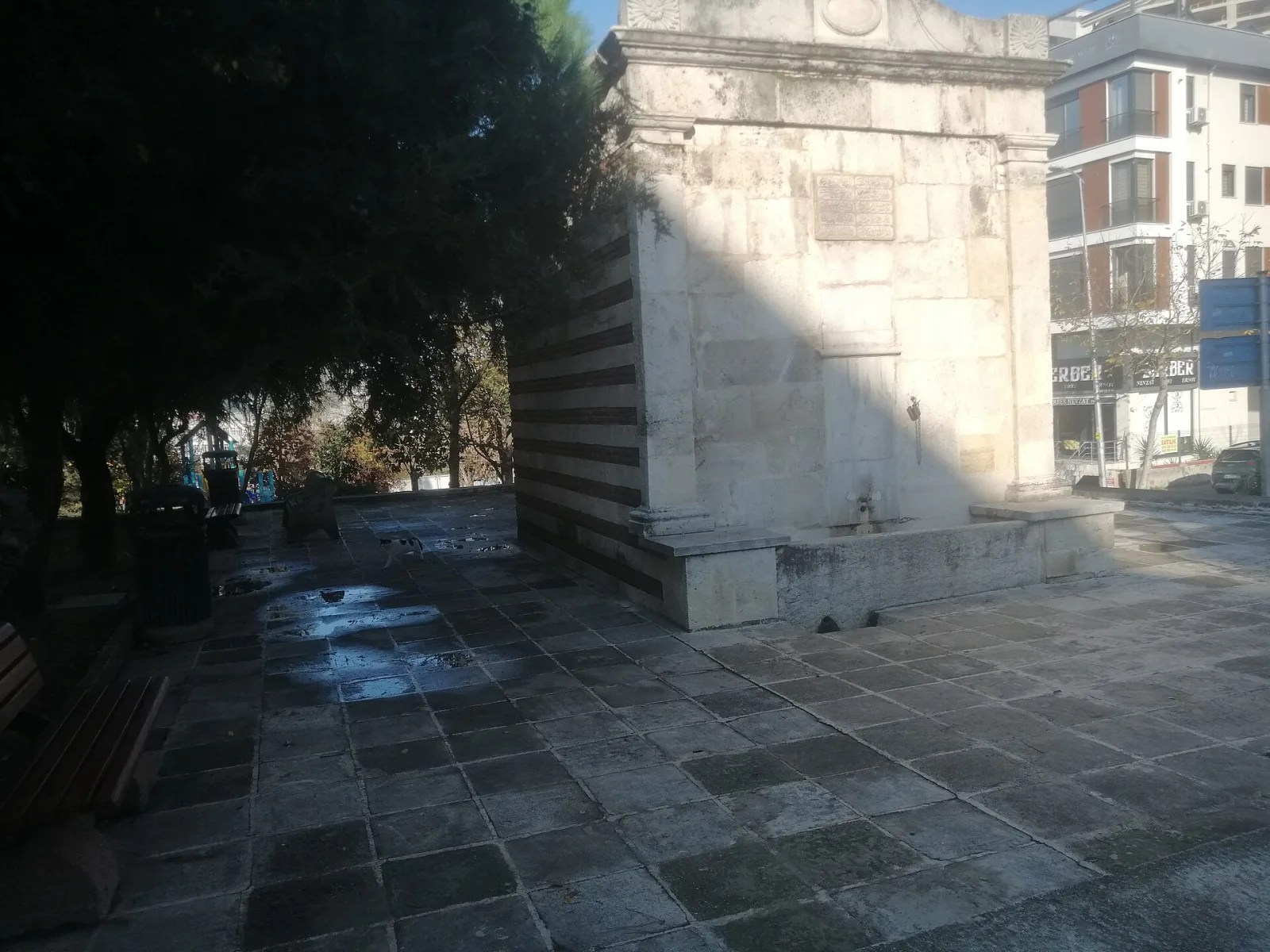 Aksi Bar, Kadıköy