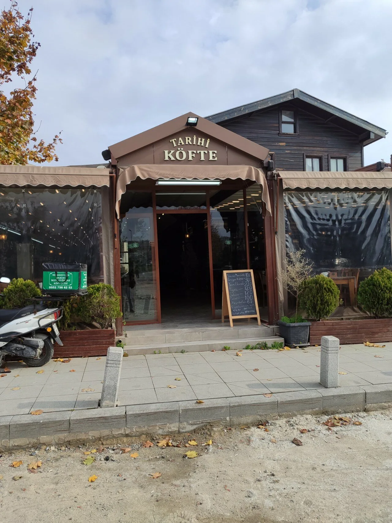 Tarihi Mevlevihane Köftecisi, Zeytinburnu, İstanbul — Restoran