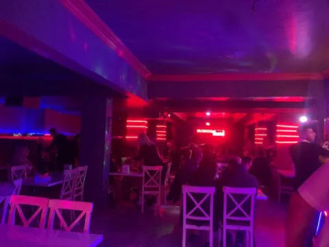 Çirkin Disko, Kartal