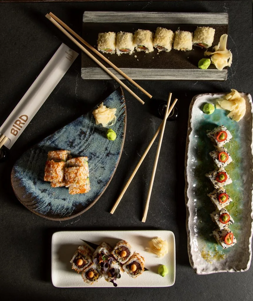 Blue Bird Sushi Grill Cocktail, Üsküdar, İstanbul — Kafe ve Pastane