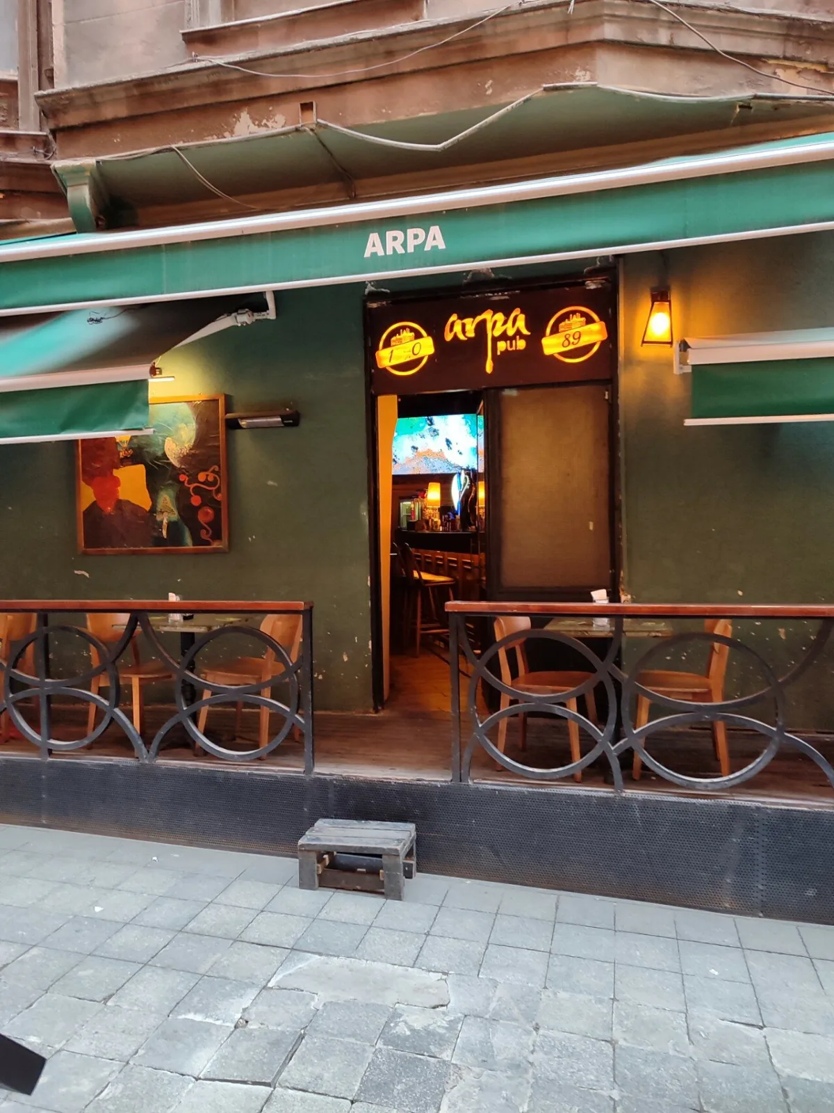 Arpa Pub, Beyoğlu, İstanbul