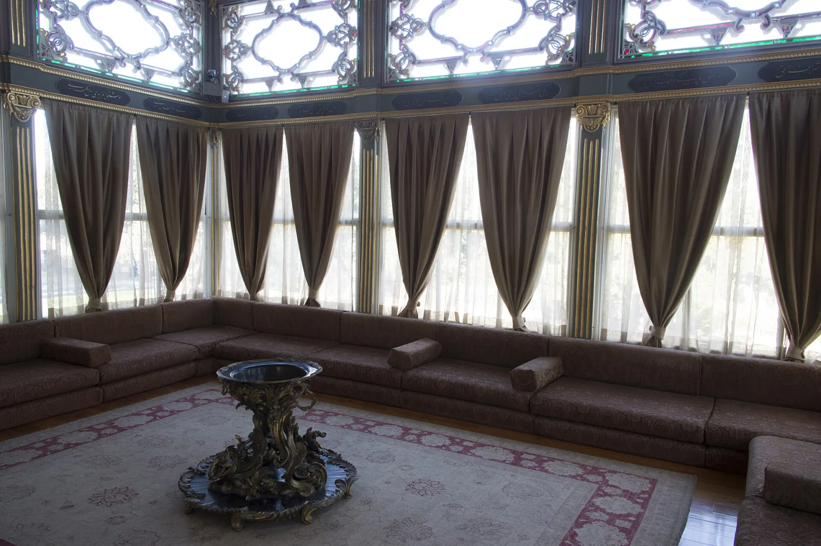 Sofa Köşkü, Beyoğlu, İstanbul — Tarihi Yapı