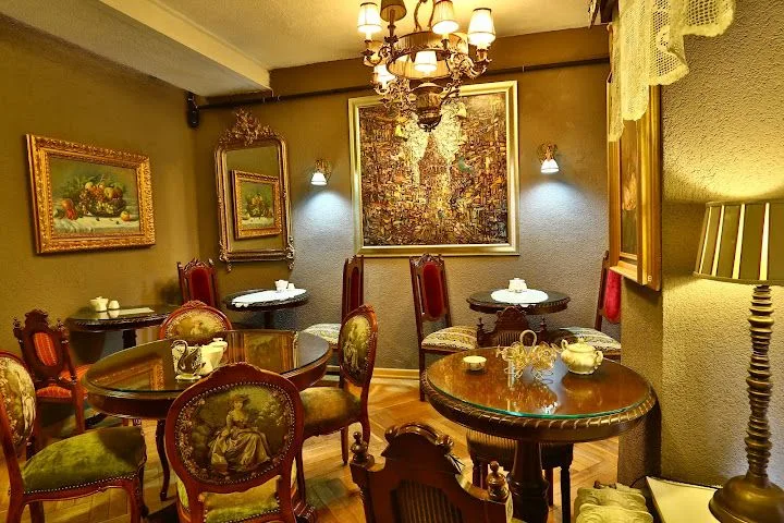 Faik Pasha Cafe Cukurcuma Beyoglu, Beyoğlu
