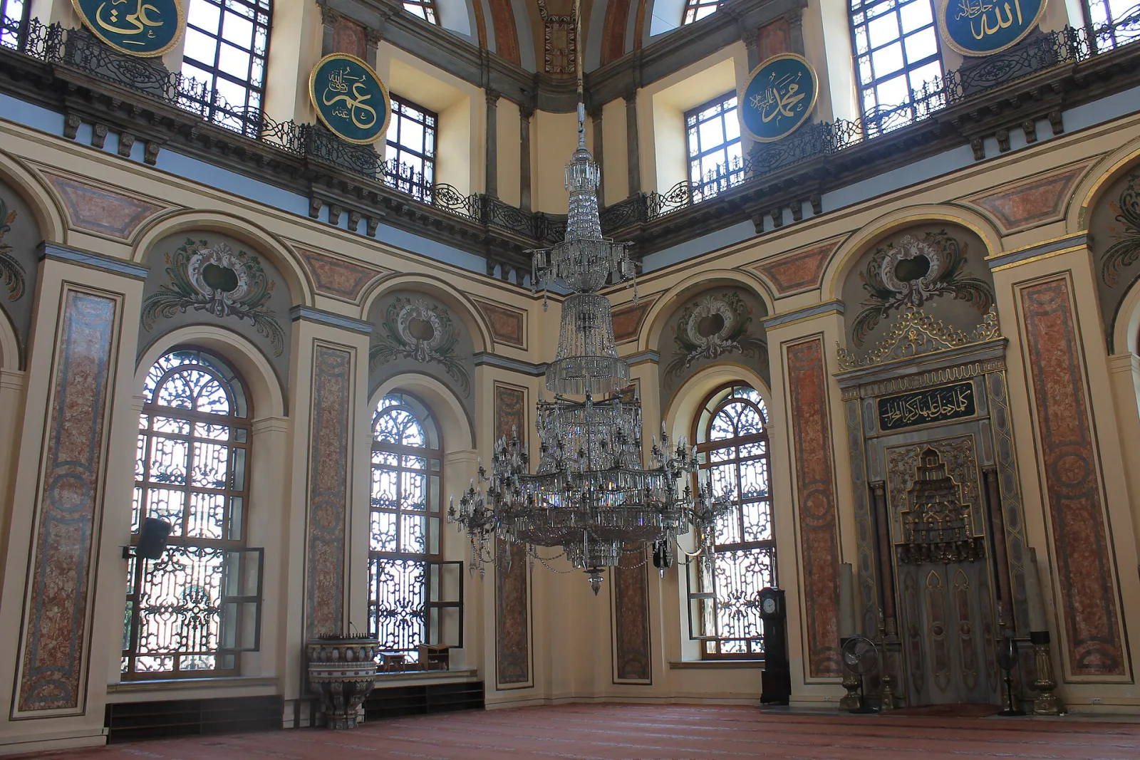 Dolmabahçe Camii, Beşiktaş, İstanbul — photo